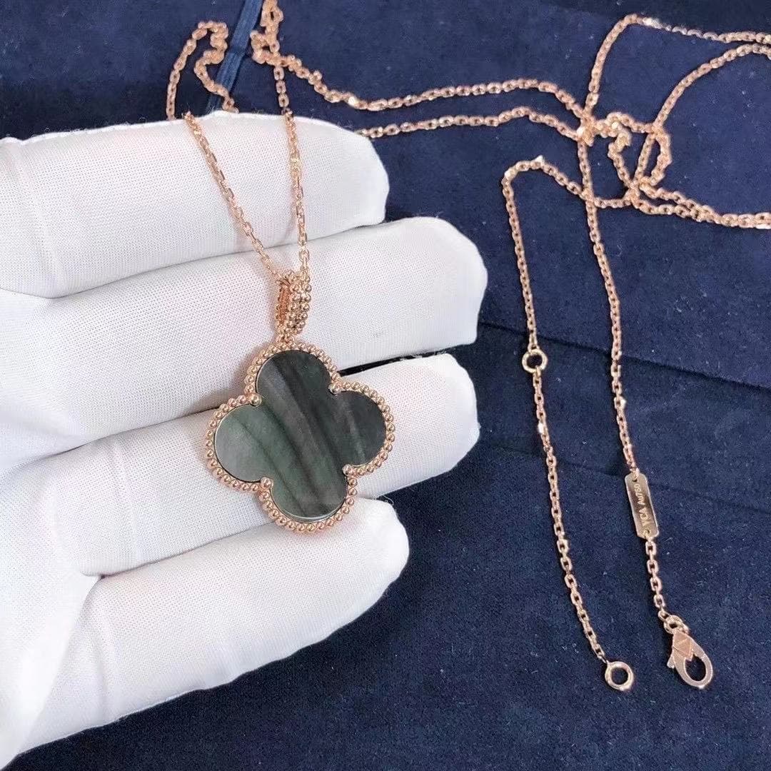 Подвеска Van Cleef Arpels Magic Alhambra розовое золото, серый перламутр 4
