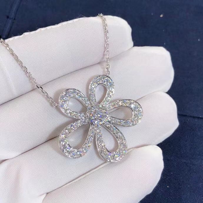 Подвеска Van Cleef & Arpels Flowerlace белое золото, бриллианты 1