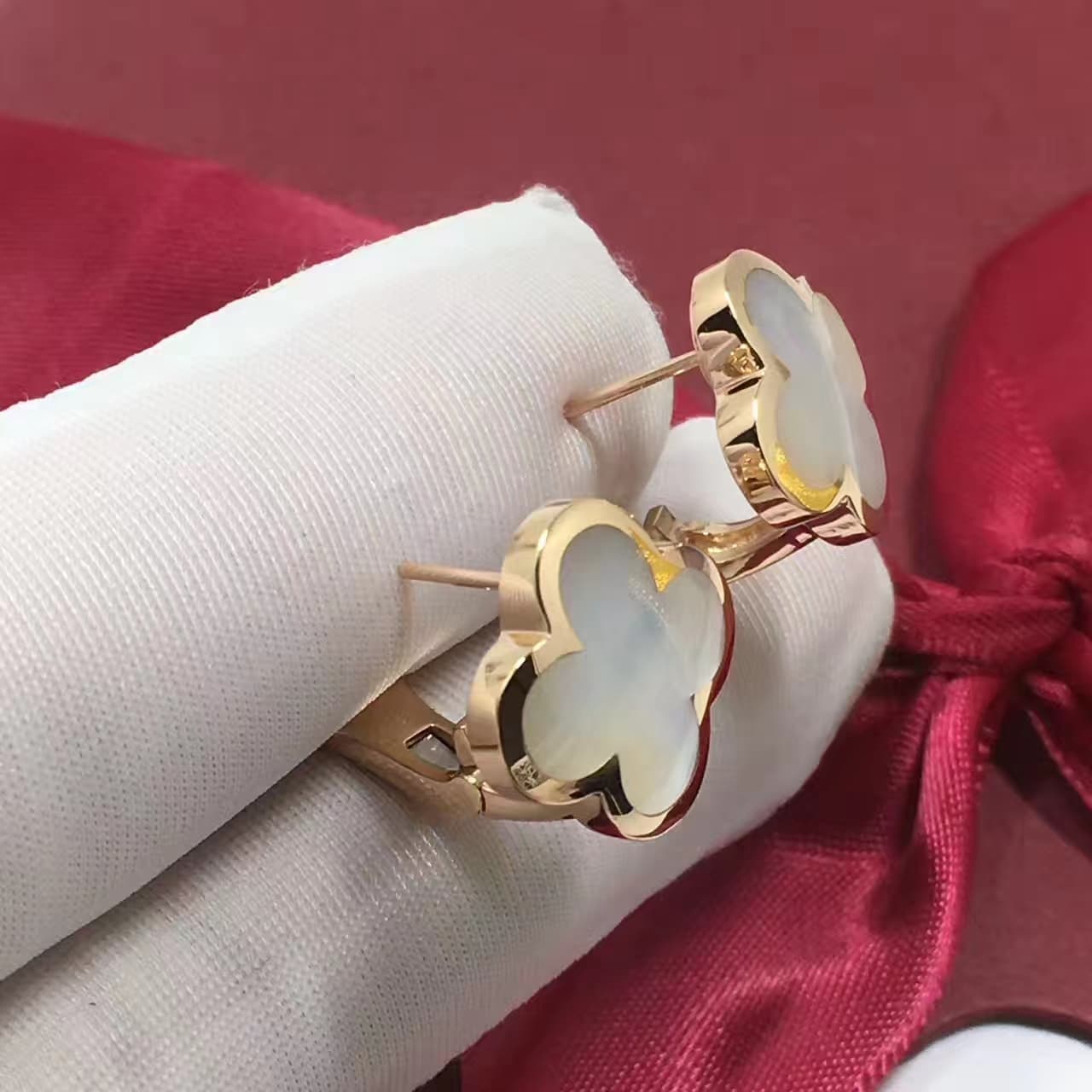 Серьги Van Cleef & Arpels Pure Alhambra 1