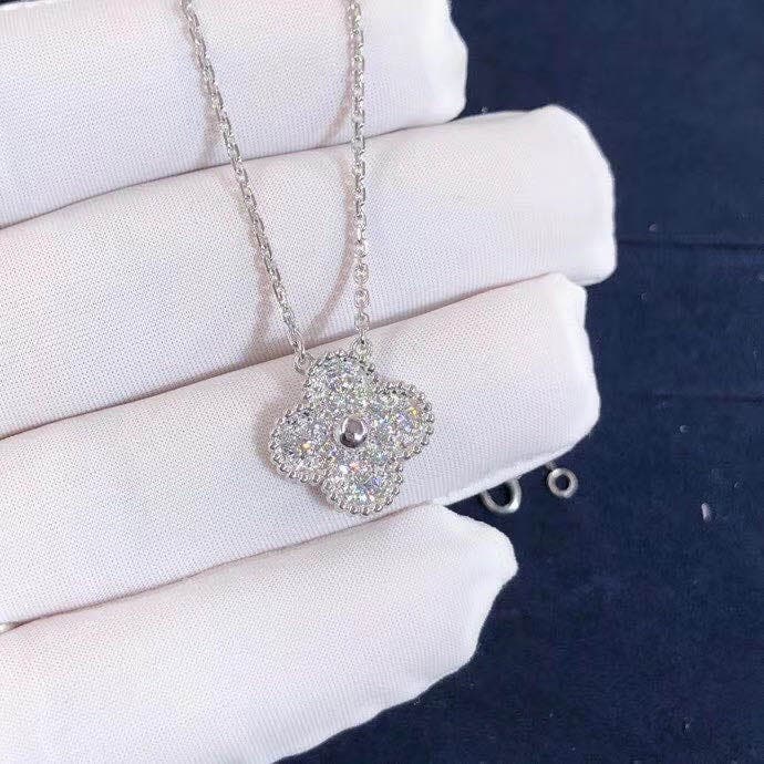 Подвеска Van Cleef с бриллиантами, 0.47ct