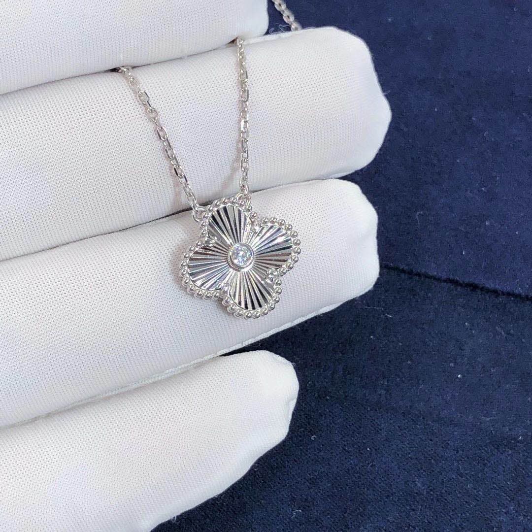 Подвеска Van Cleef Arpels Vintage Alhambra белое золото, бриллиант 3