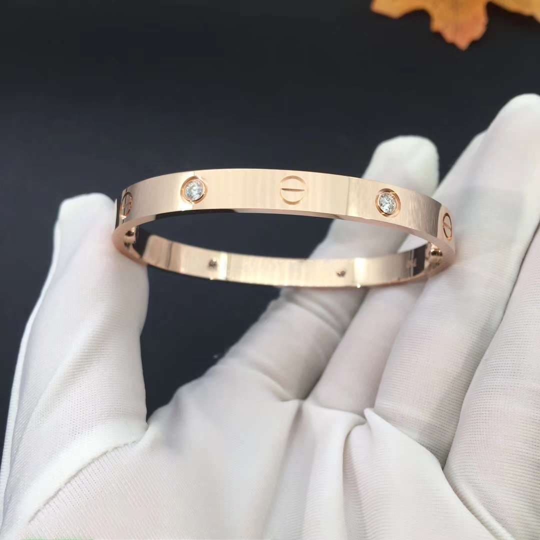 Браслет Cartier Love с 4 бриллиантами 0,33ct 1