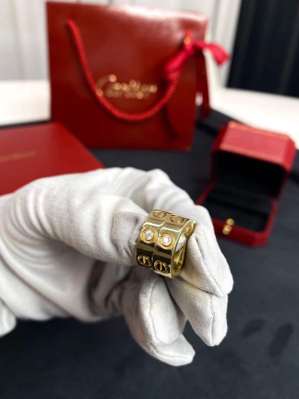 Серьги Cartier Love желтое золото, бриллианты 3