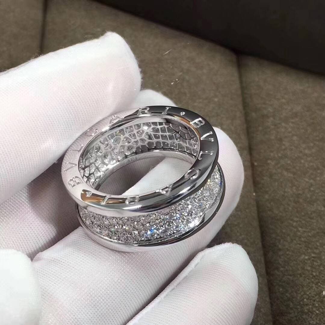 Кольцо Bulgari B.Zero1 бриллианты, белое золото 5