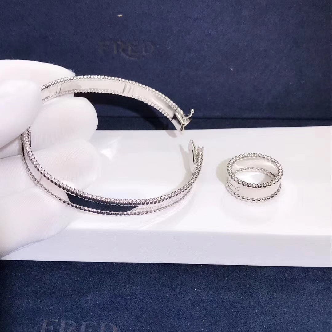 Браслет Van Cleef & Arpels Perlee Signature белое золото 4