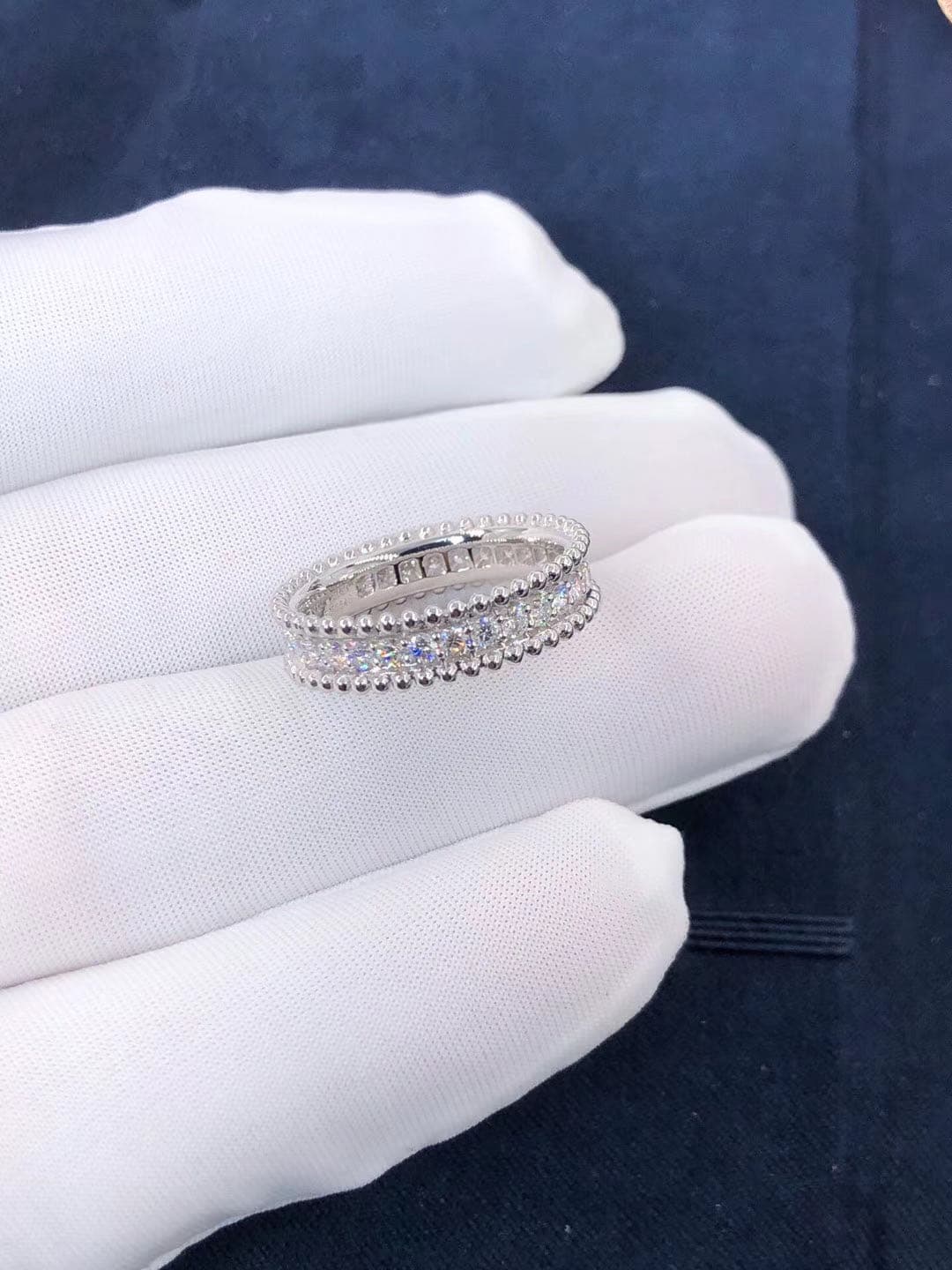 Кольцо Van Cleef & Arpels Perlée с бриллиантами в 1 ряд белое золото 8