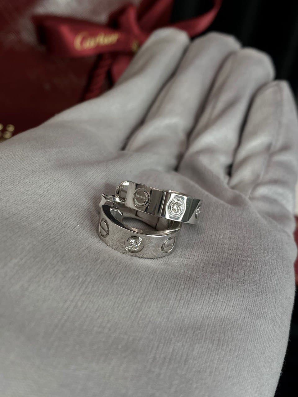 Серьги Cartier Love белое золото, бриллианты 4
