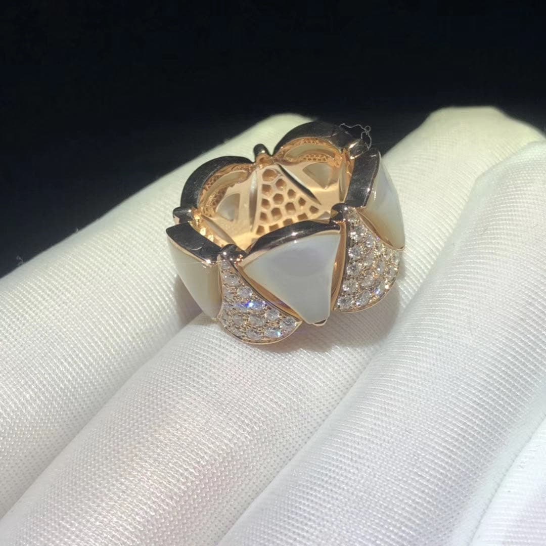 Кольцо Bulgari Divas’ Dream бриллианты, перламутр, желтое золото 3