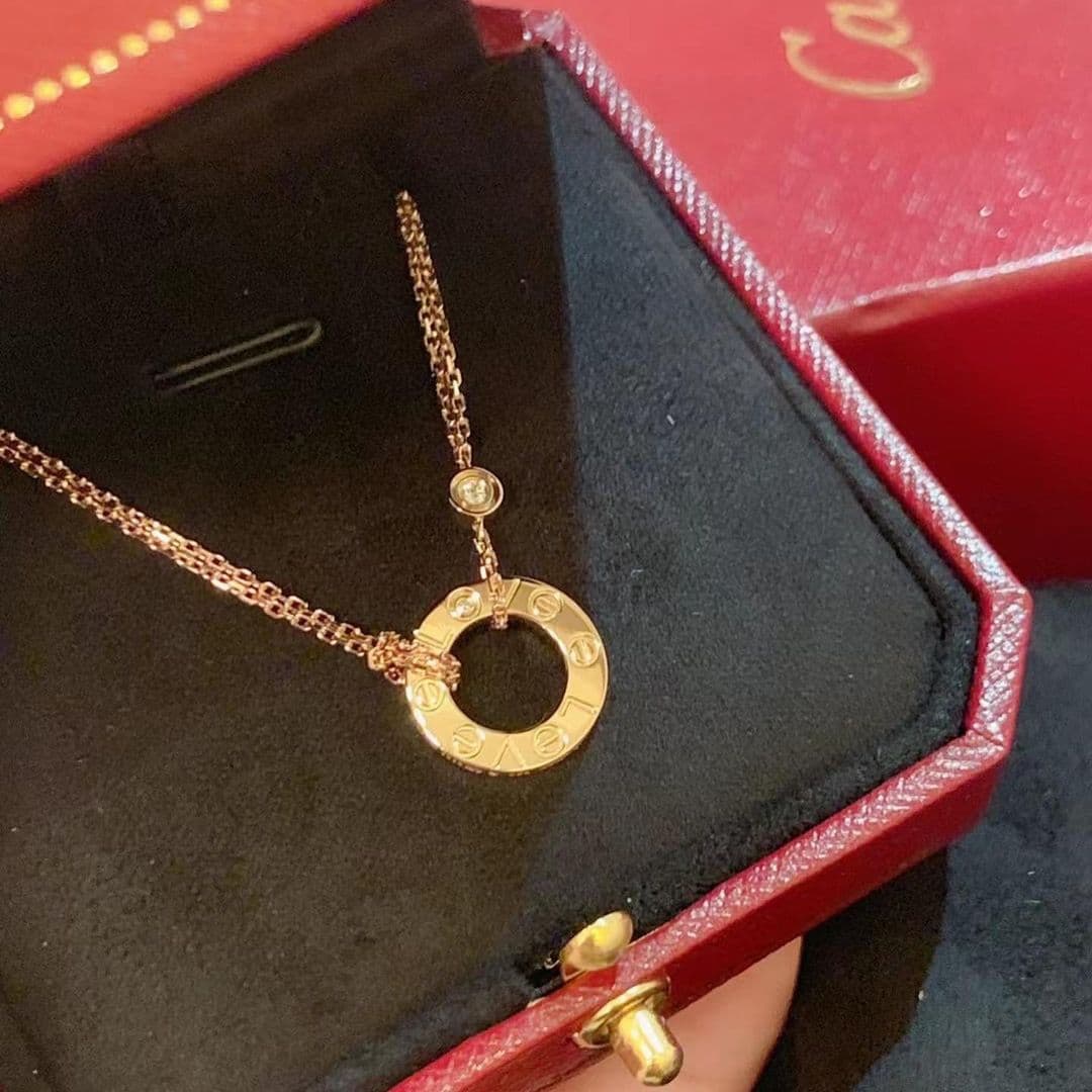 Колье Cartier Love, 2 бриллианта, 0,03 ct