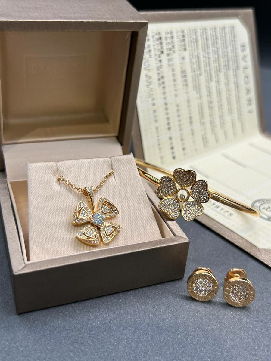 Золотой браслет Bvlgari Fiorever