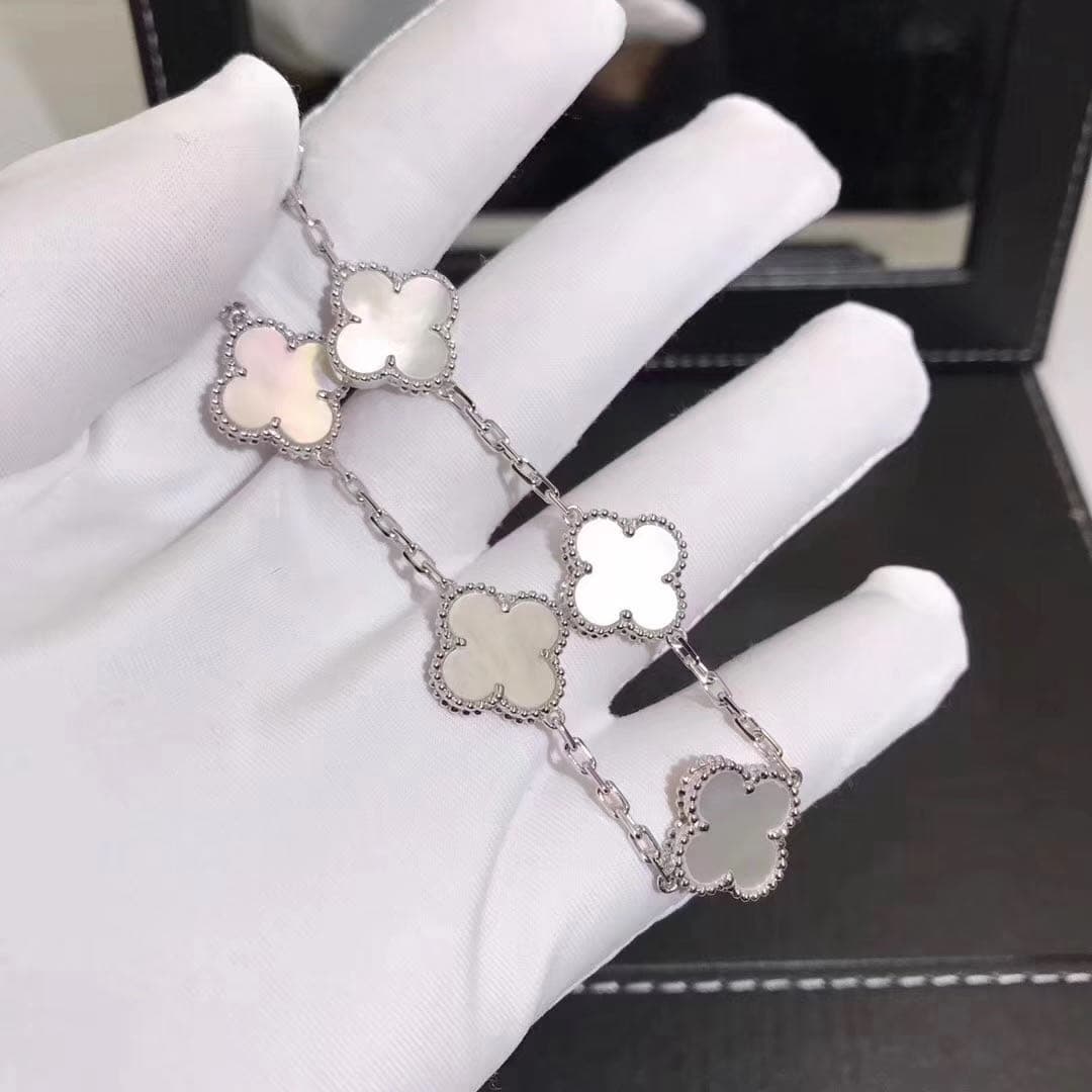 Винтажный Браслет Van Cleef & Arpels Alhambra 5 мотивов белое золото, перламутр 3