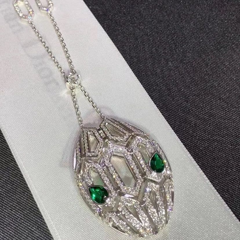 Колье Bvlgari Serpenti 2,63 ct