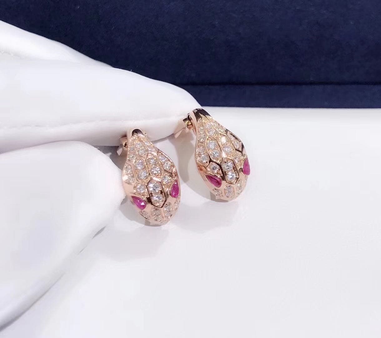 Серьги Bvlgari Serpenti, 1.67 ct