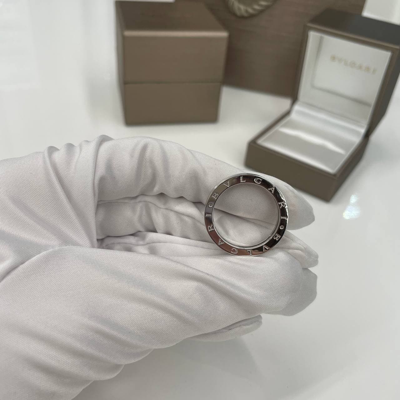 Кольцо Bulgari B.ZERO1 белое золото, бриллианты 5