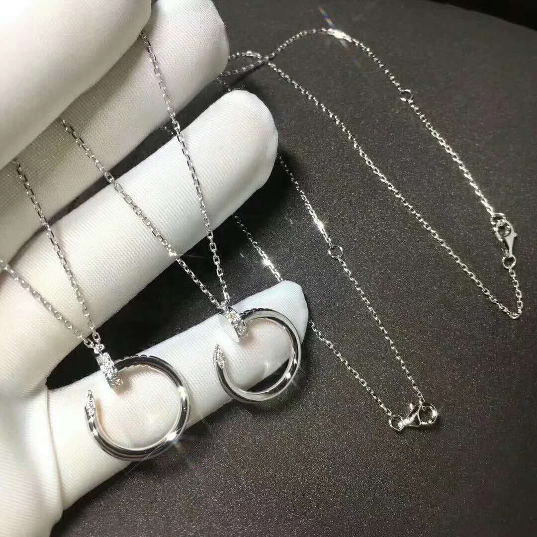 Колье Cartier Just un Сlou из белого золота 0,03ct 5