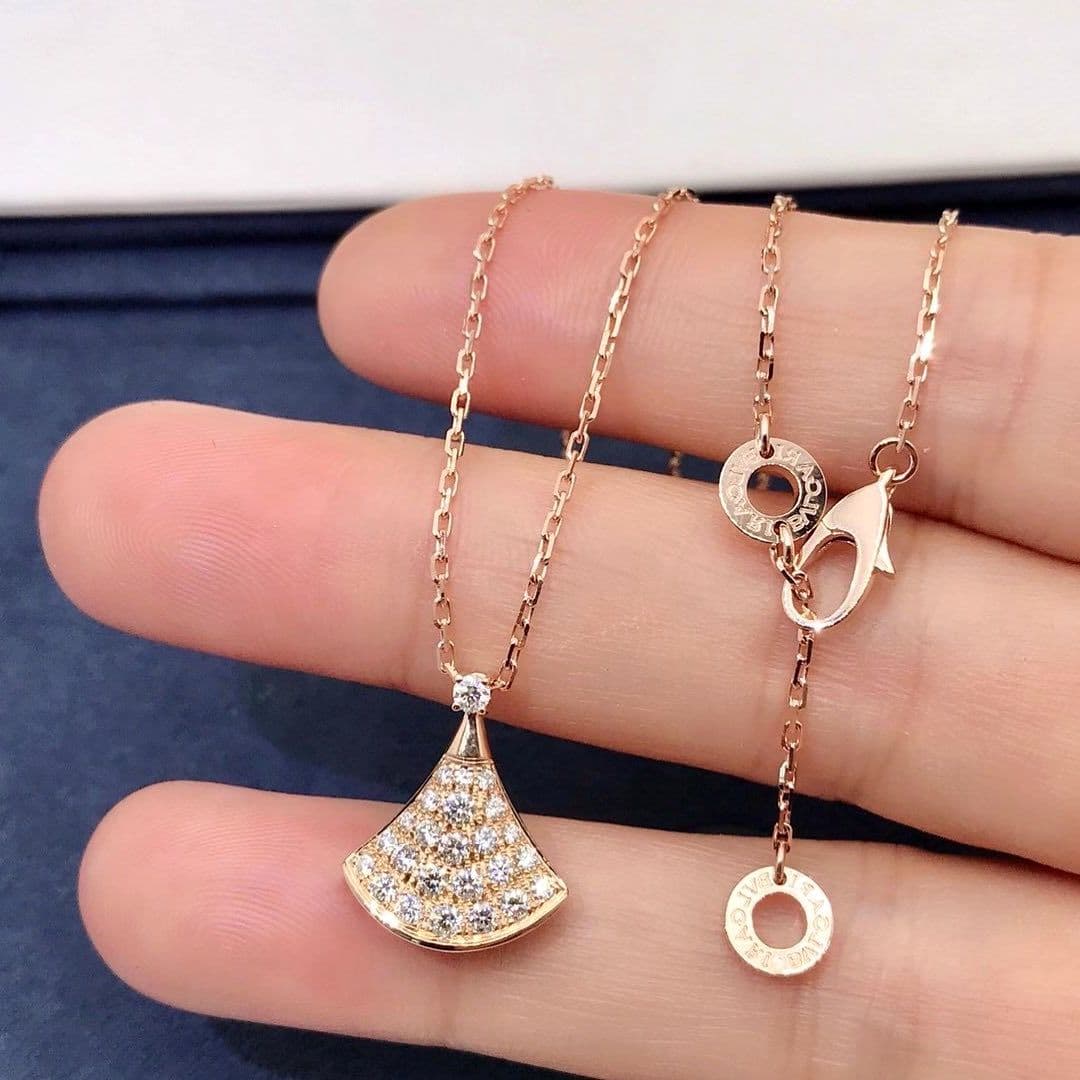 Колье Bvlgari, бриллианты 0,47 ct