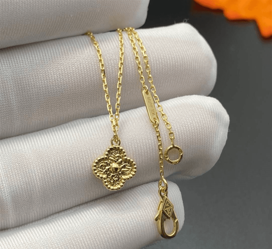 Подвеска Van Cleef & Arpels Sweet Alhambra желтое золото 3
