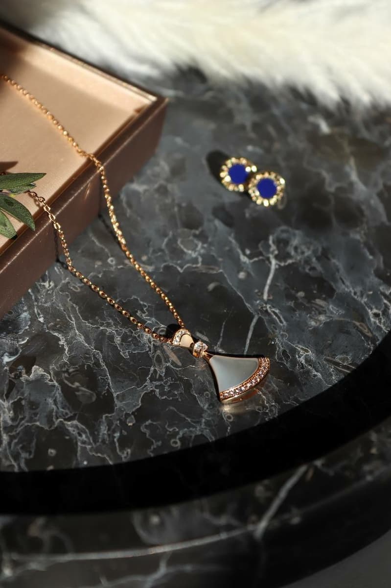 Колье Bvlgari DIVAS' DREAM, розовое золото 1