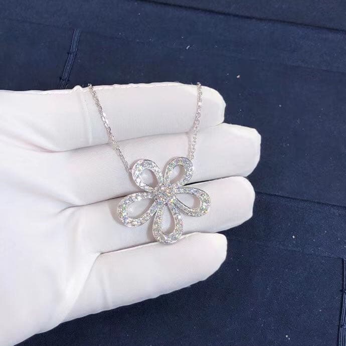 Подвеска Van Cleef & Arpels Flowerlace белое золото, бриллианты 7