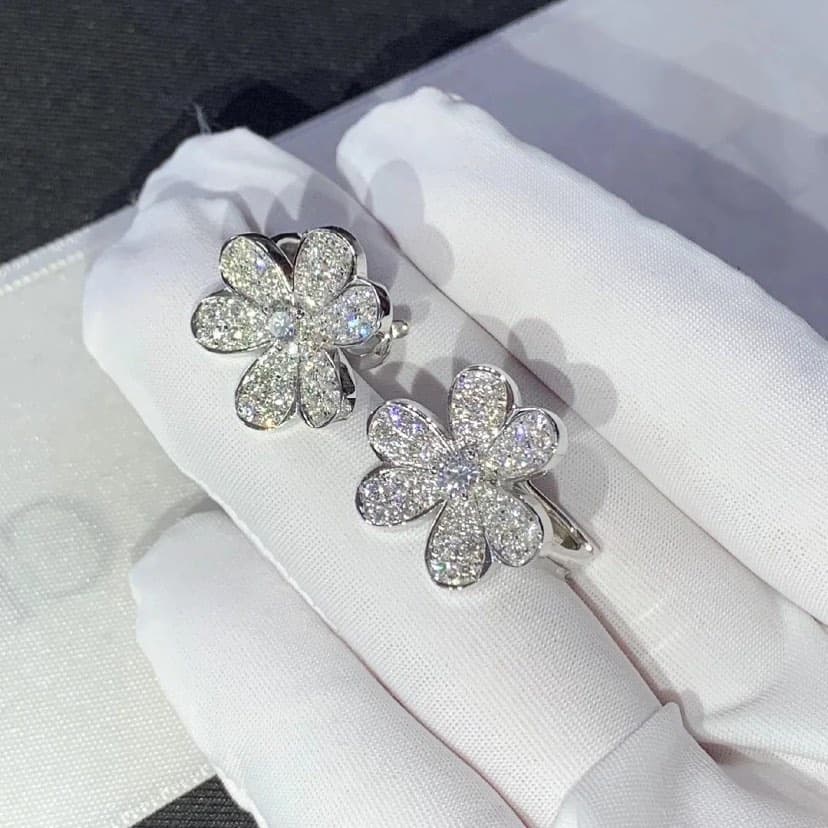 Серьги Van Cleef & Arpels Frivole с бриллиантами
