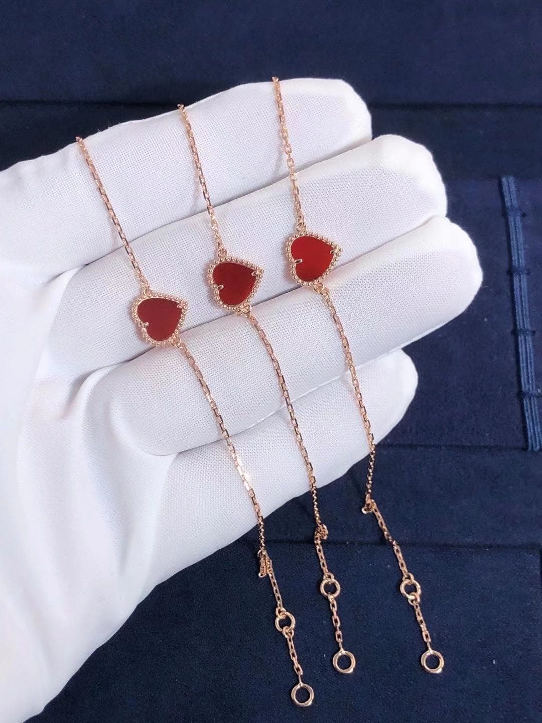 Браслет Van Cleef & Arpels Sweet Alhambra Heart розовое золото, сердолик 8