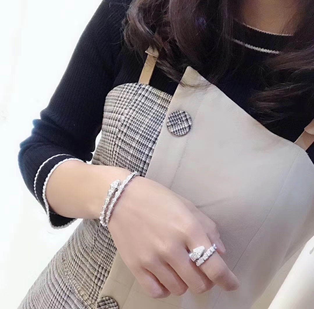 Браслет Bulgari Serpenti с бриллиантовым паве белое золото 6