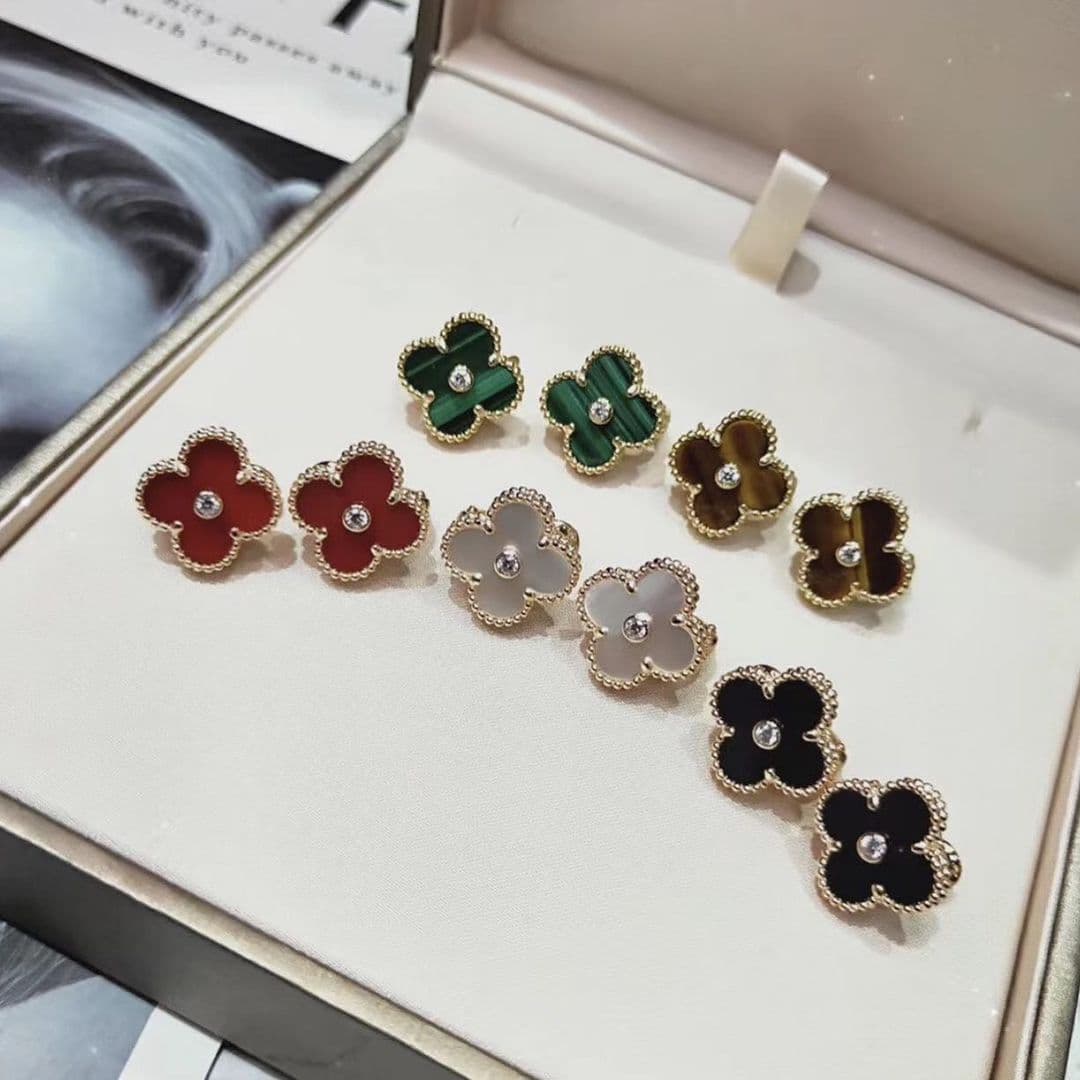 Серьги Van Cleef & Arpels 1