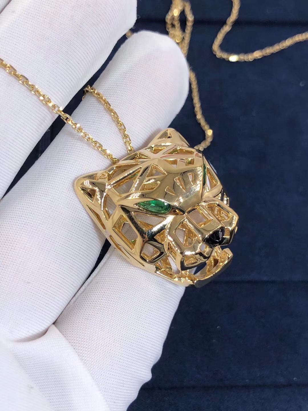 Золотая подвеска Cartier Panthere 1