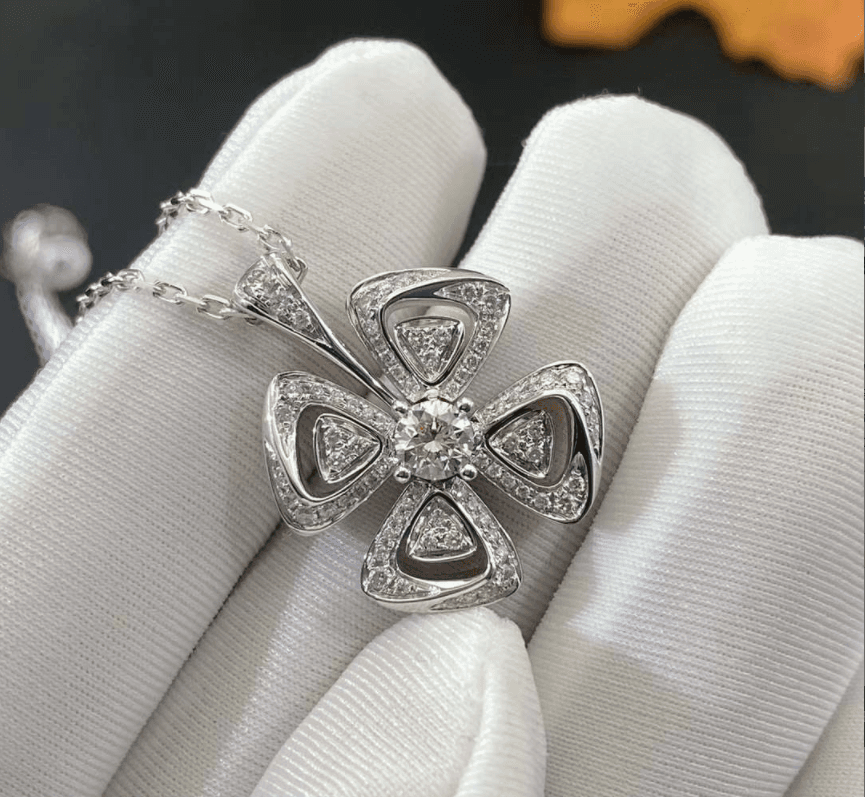 Колье Bulgari Fiorever бриллианты, белое золото 2