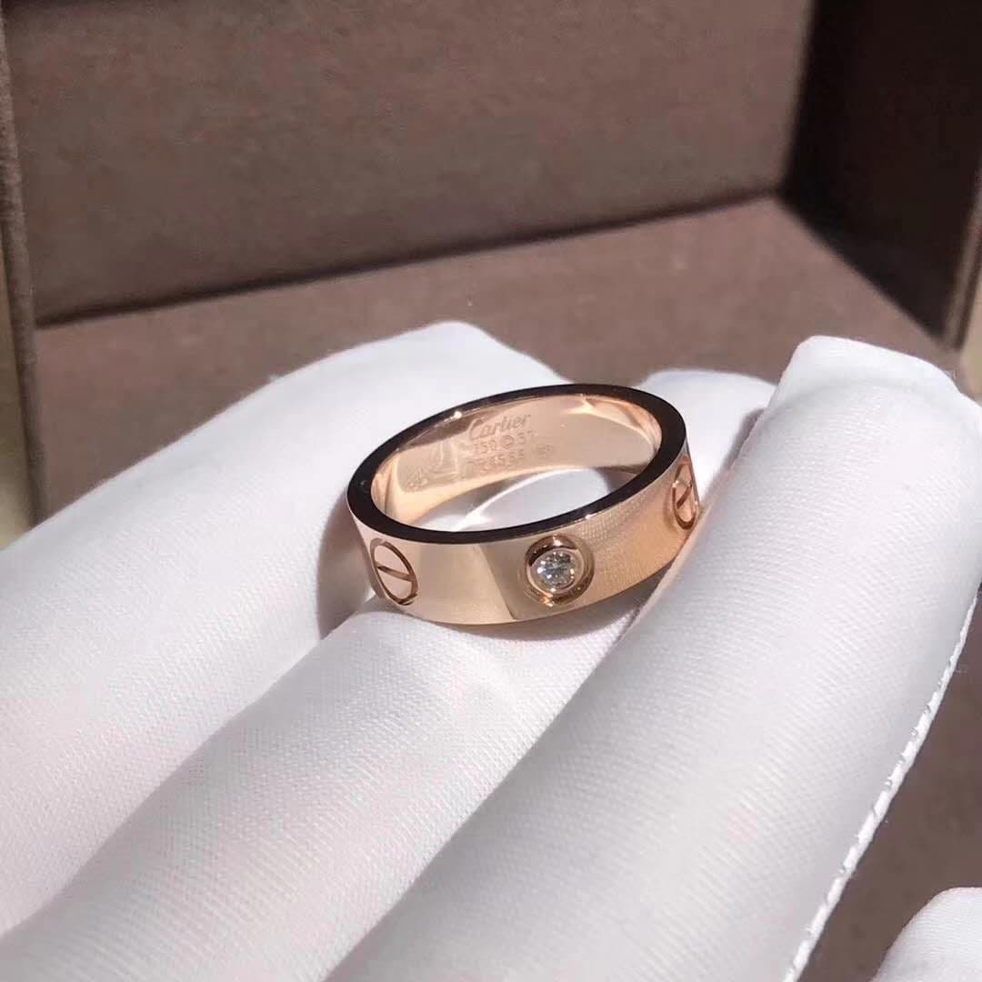 Clash de Cartier: как носить кольцо и с чем сочетать