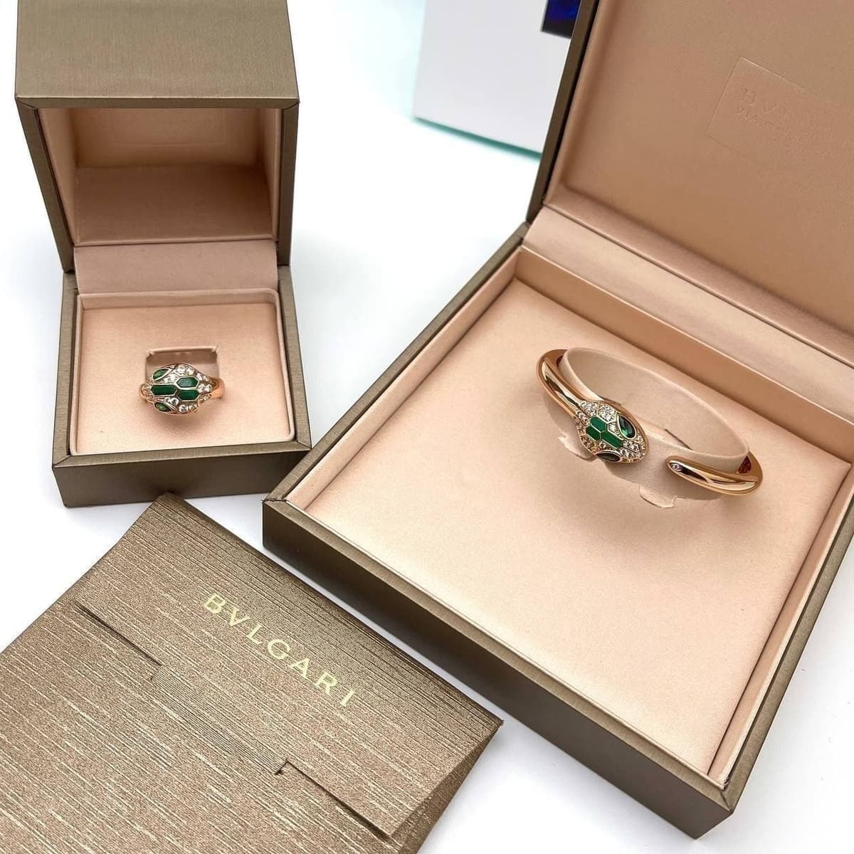 Кольцо Bvlgari Serpenti, розовое золото 3