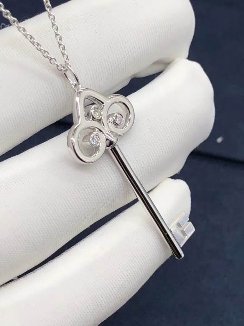 Ключ-подвеска Tiffany Fleur de Lis бриллианты, белое золото 4
