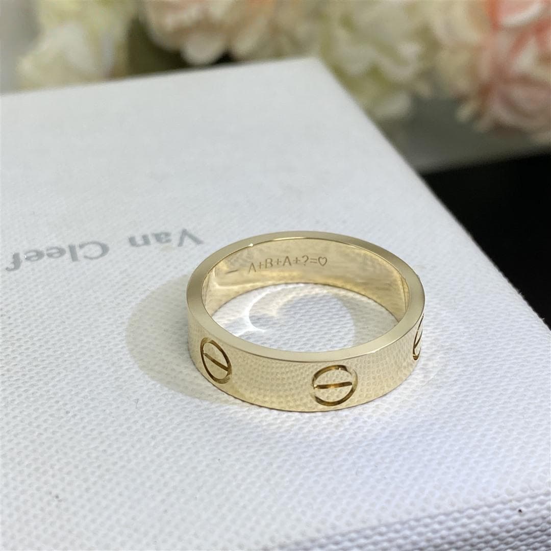 Кольцо Cartier Love из желтого золота 1