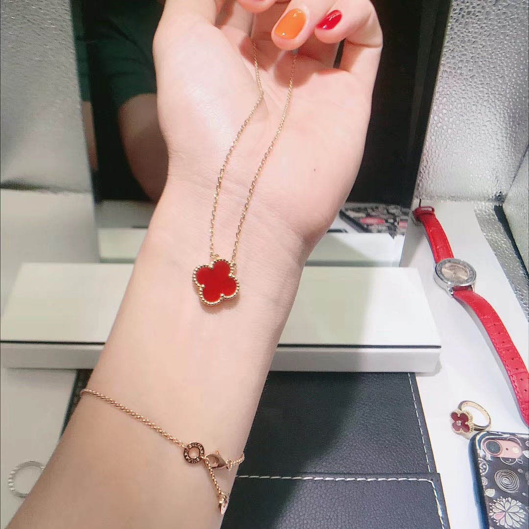 Кольцо Van Cleef & Arpels желтое золото, сердолик, бриллиант 3