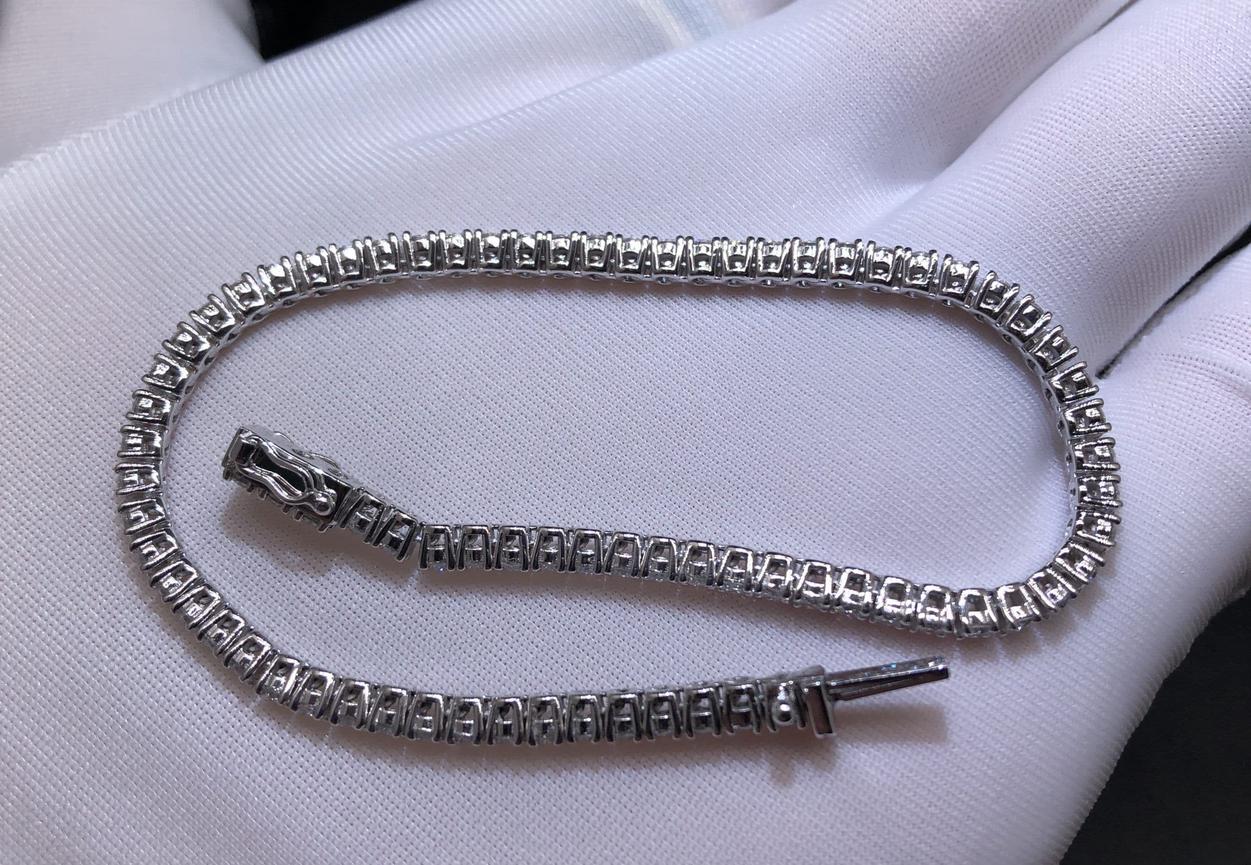 Браслет Cartier Essential Lines 2