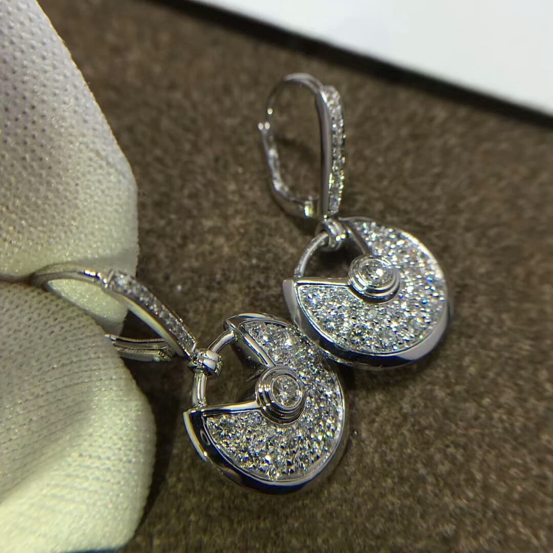 Серьги Amulette de Cartier из белого золота с бриллиантами Pave 1,25ct 6