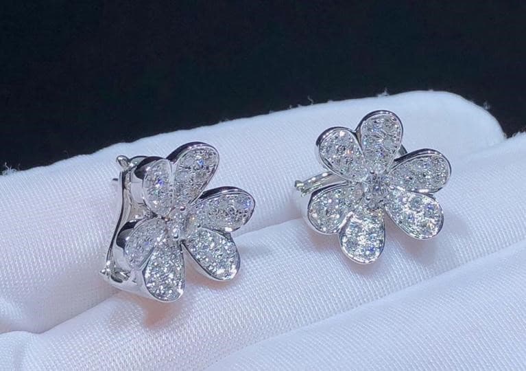 Серьги Van Cleef & Arpels бриллианты, белое золото 4