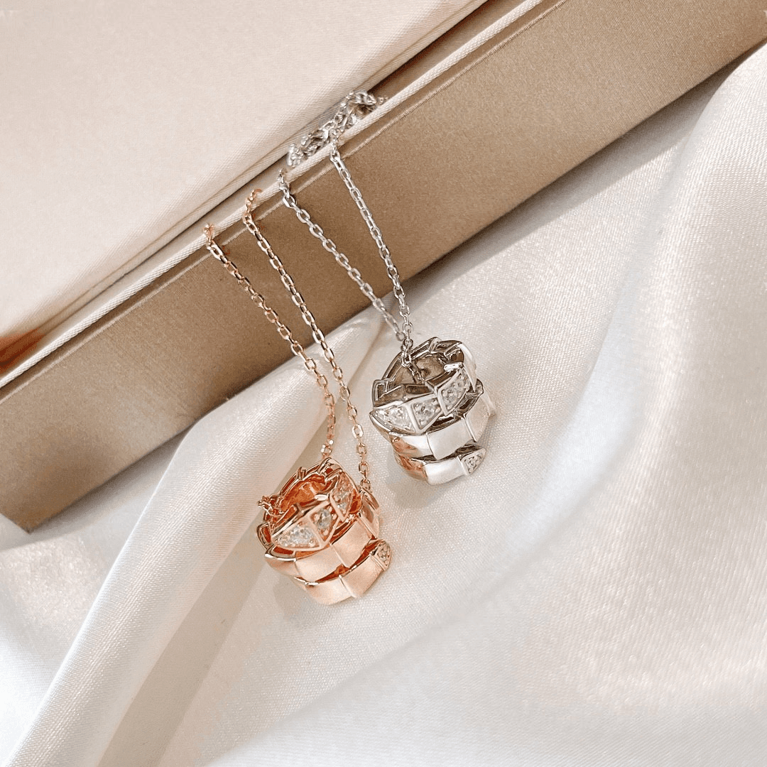 Колье Bvlgari Serpenti Viper 1
