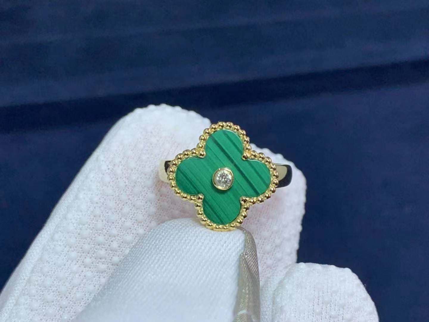 Кольцо Van Cleef & Arpels желтое золото, малахит, бриллиант 5