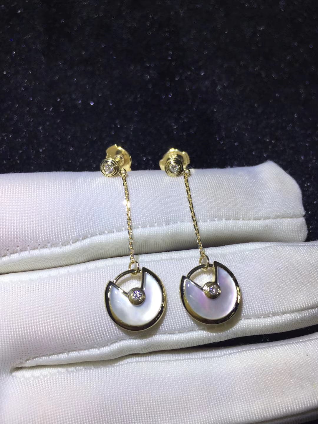 Серьги Amulette de Cartier желтое золото, бриллианты 2