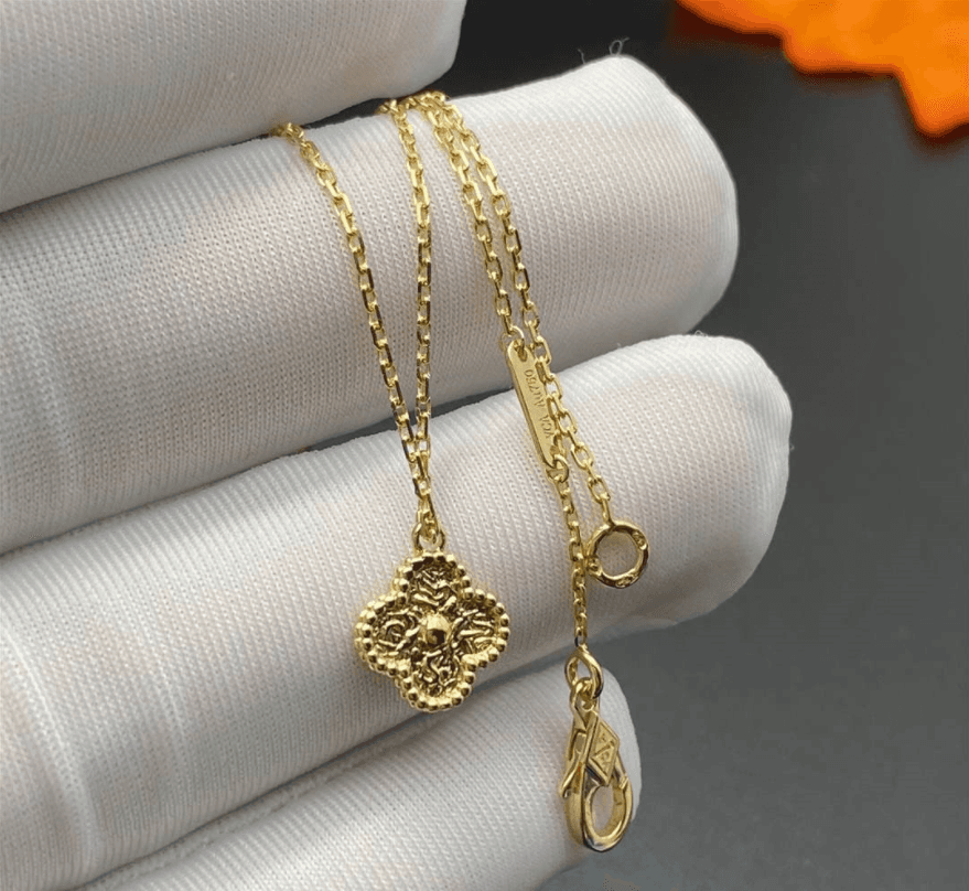 Подвеска Van Cleef & Arpels Sweet Alhambra желтое золото 4