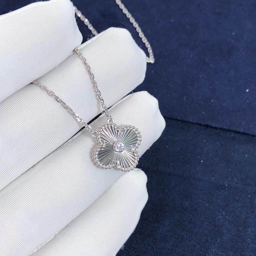 Подвеска Van Cleef Arpels Vintage Alhambra белое золото, бриллиант 1