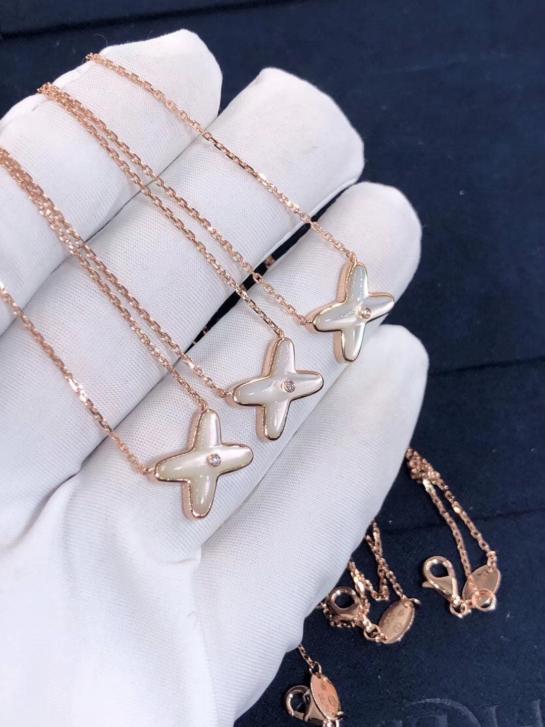 Подвеска Chaumet Jeux De Liens розовое золото, белый перламутр, бриллианты 7