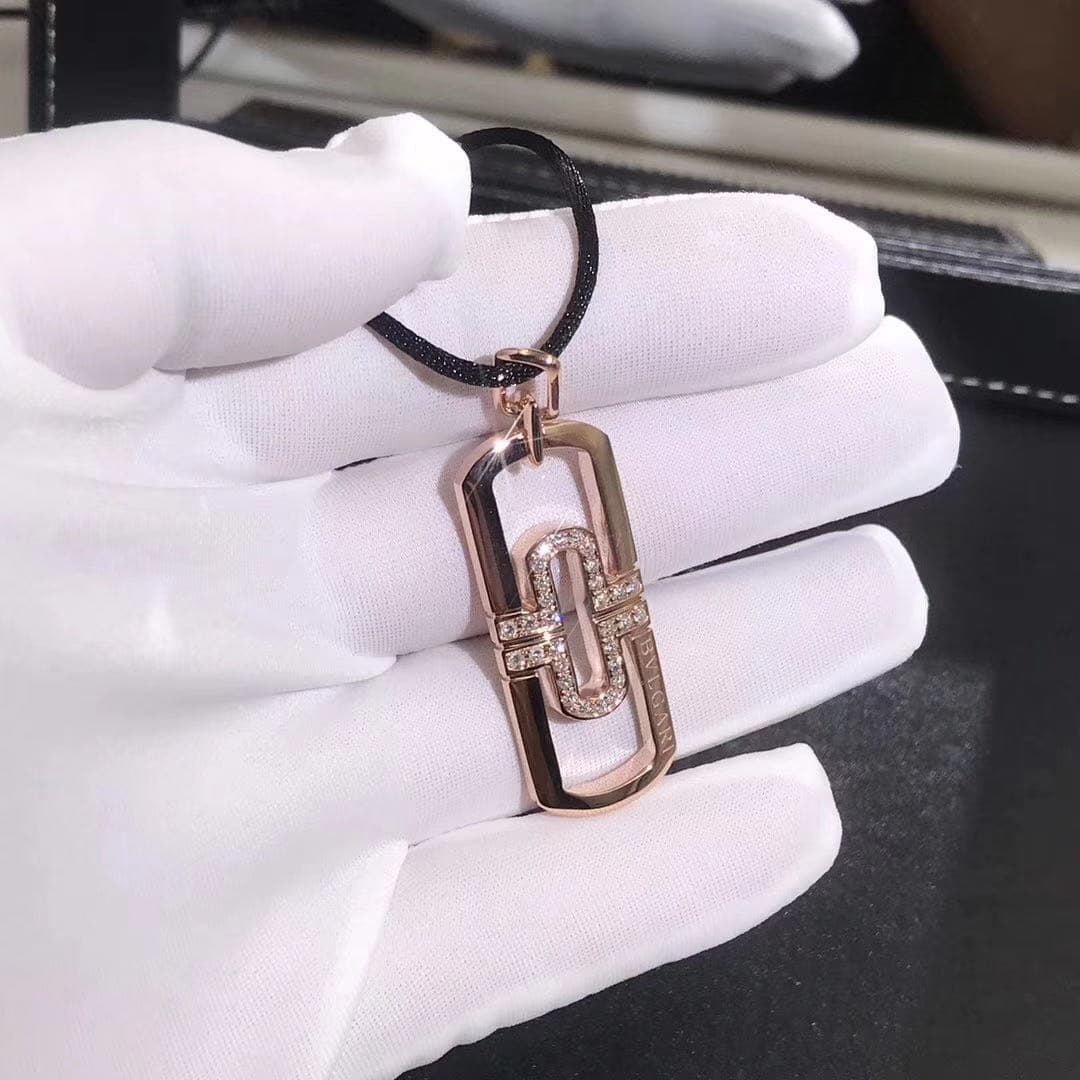Подвеска Bulgari Parentesi бриллианты, розовое золото 1