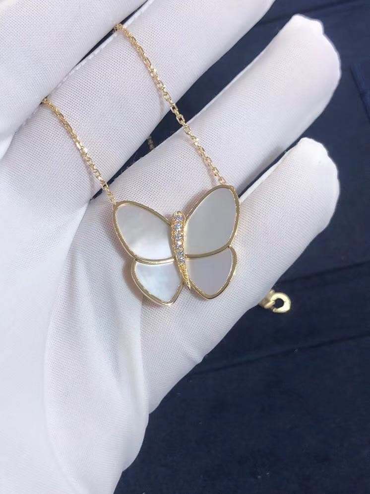 Подвеска Van Cleef & Arpels Butterfly бриллианты, желтое золото, перламутр 1
