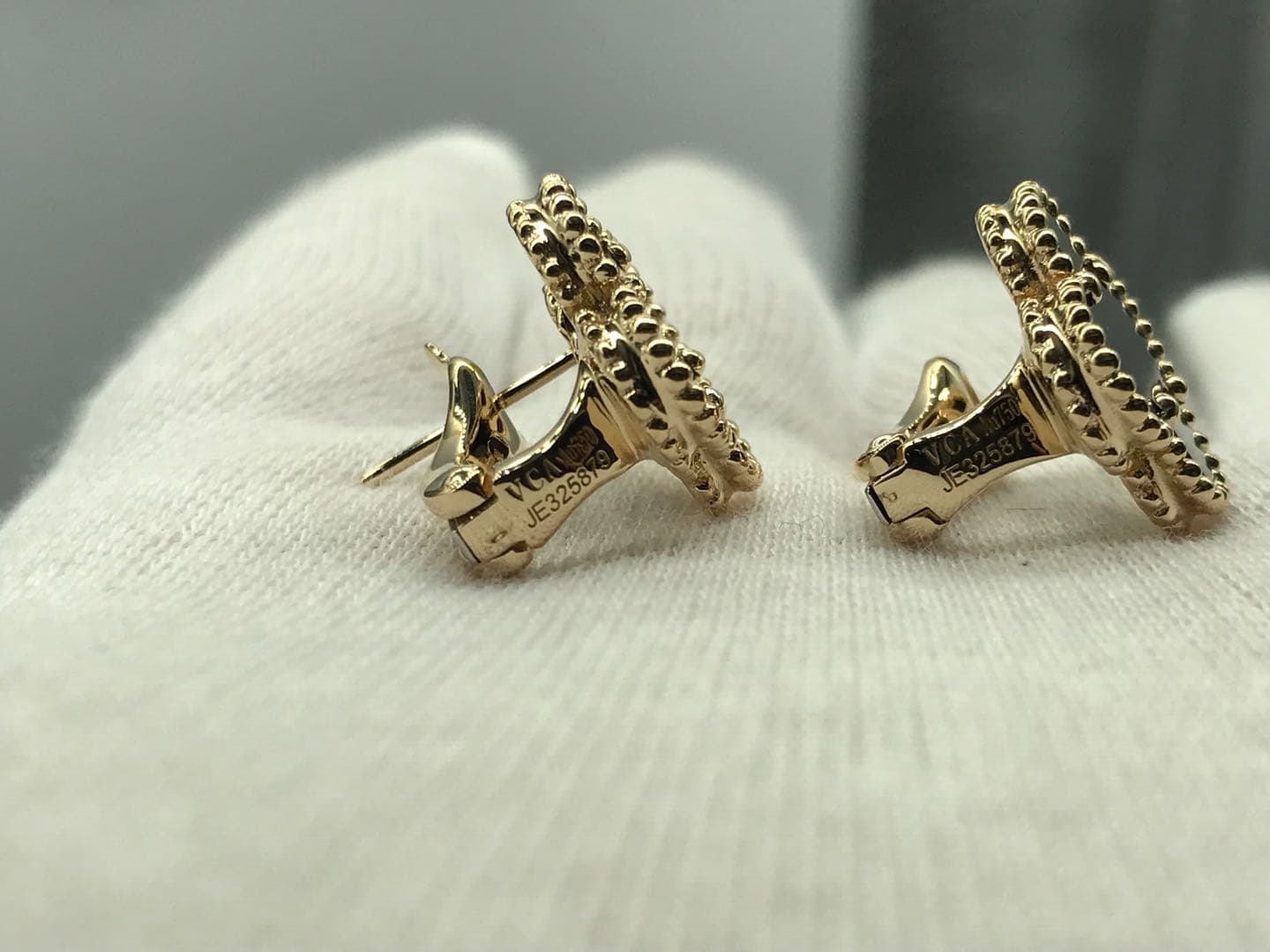 Серьги Van Cleef & Arpels черный оникс, желтое золото 5