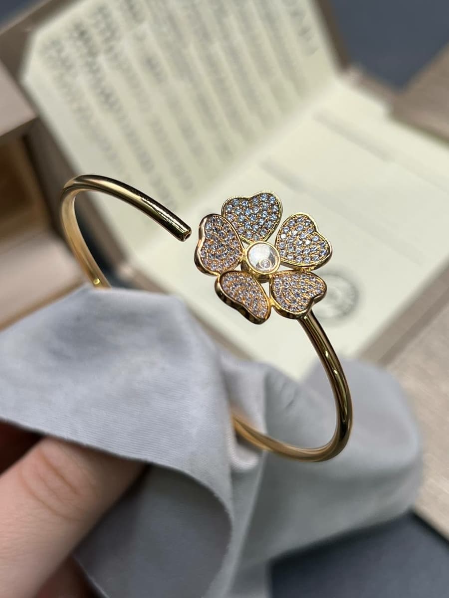Золотой браслет Bvlgari Fiorever