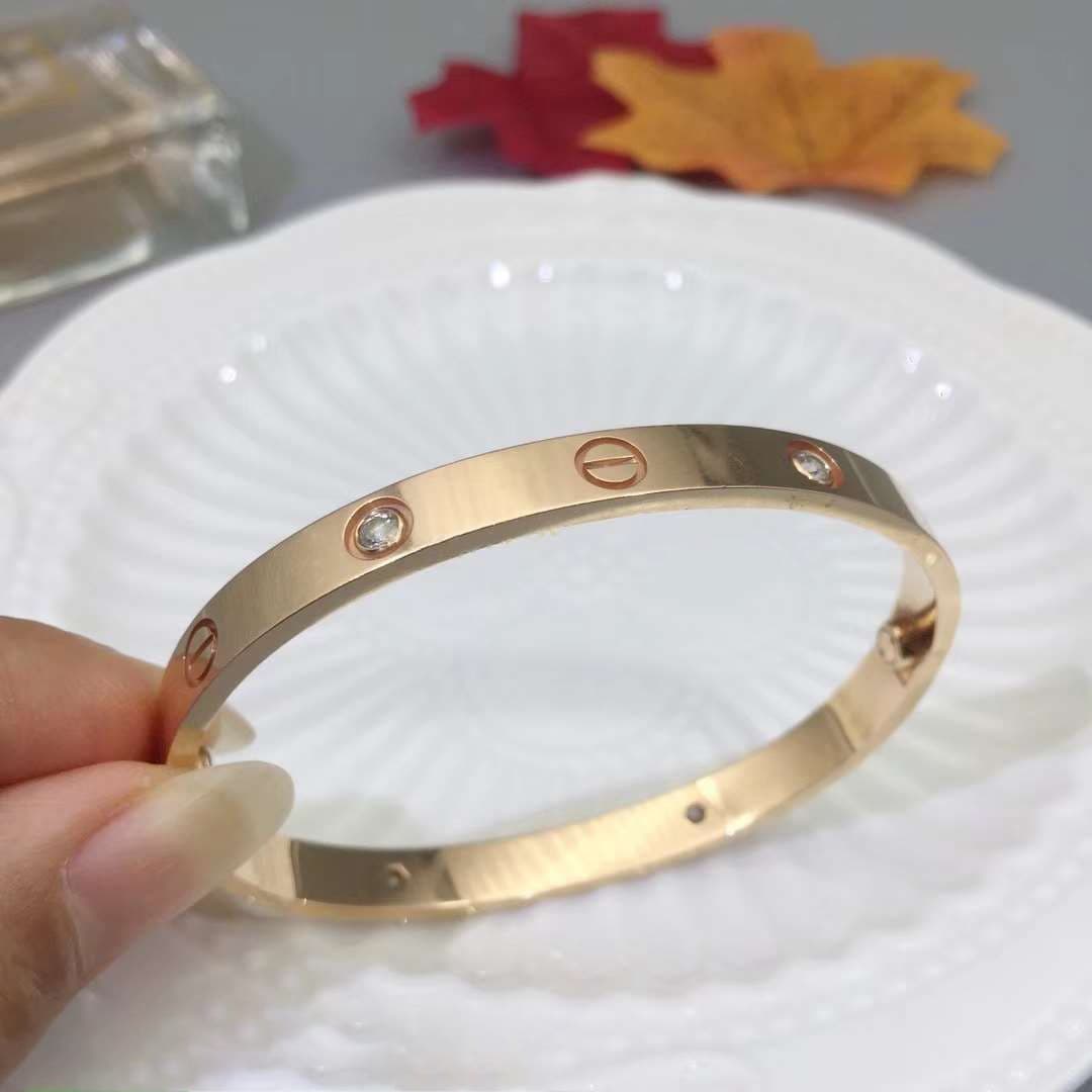 Браслет Cartier Love с 4 бриллиантами 0,33ct 7
