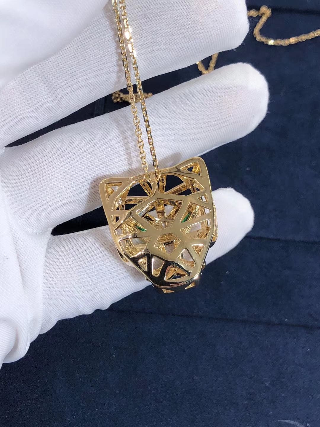 Золотая подвеска Cartier Panthere 2