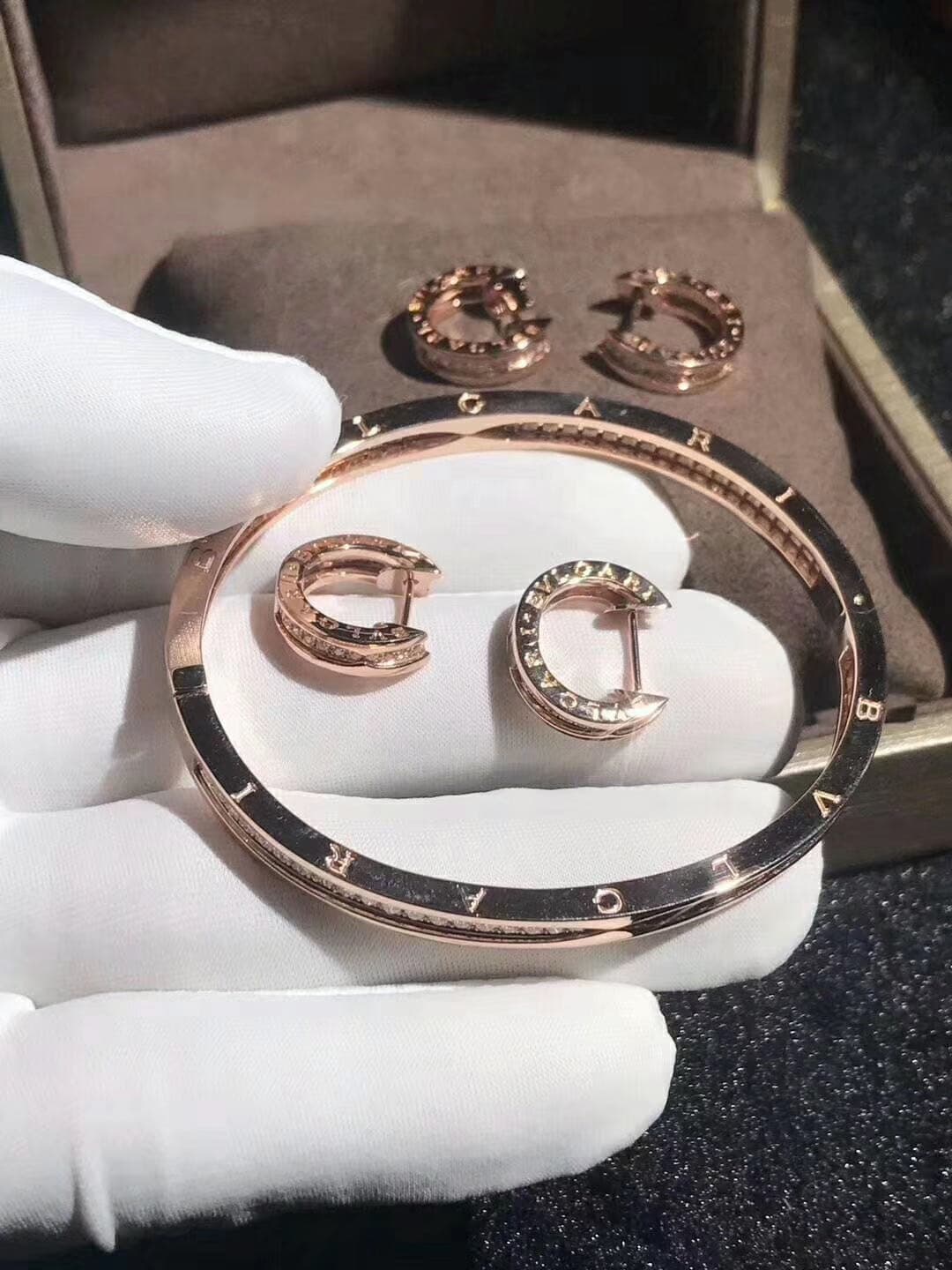 Браслет Bulgari B.zero1 бриллианты, розовое золото